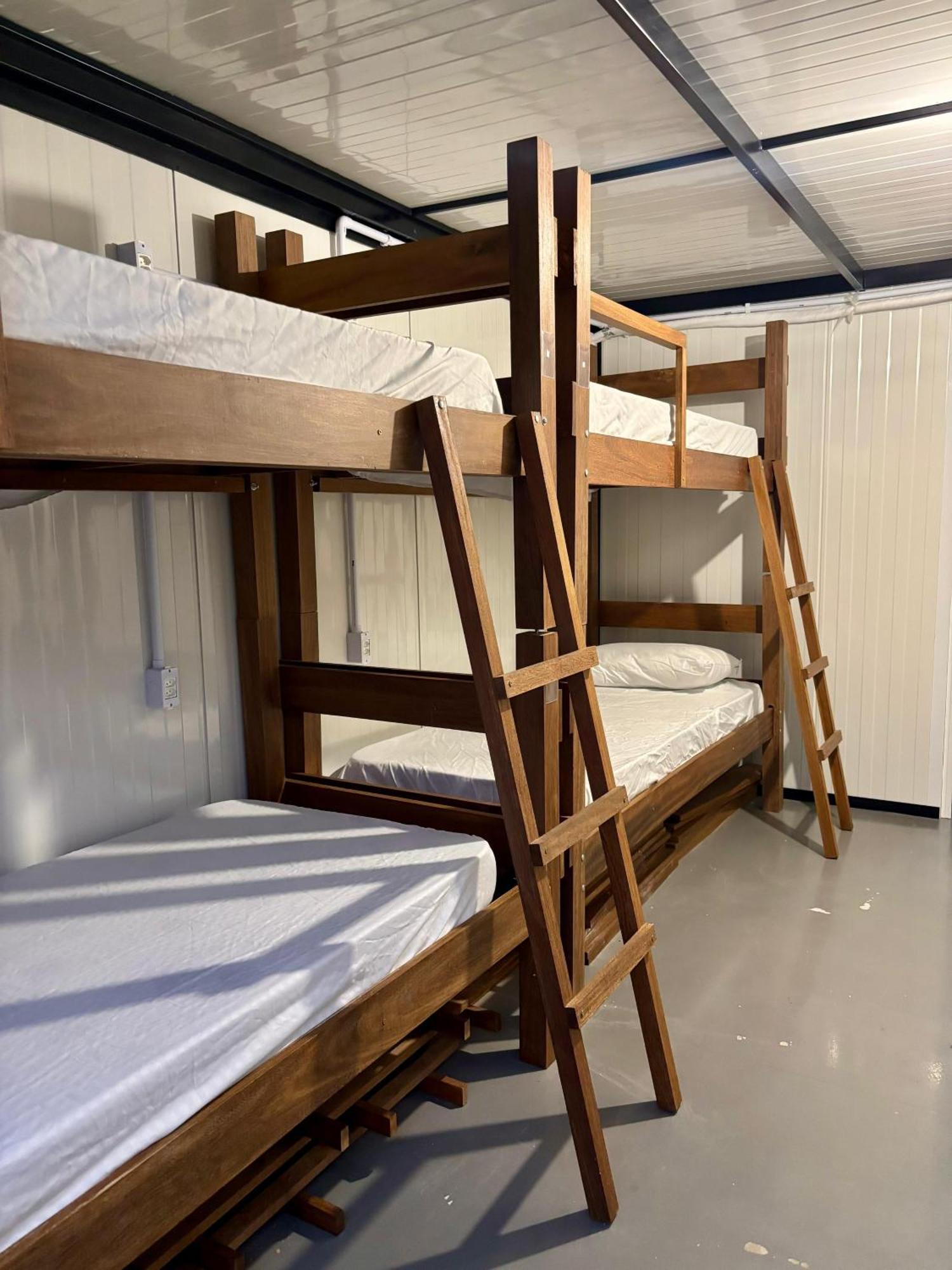 Sea Wolf Hostel - Lagoa Da Conceicao Флоріанополіс Екстер'єр фото